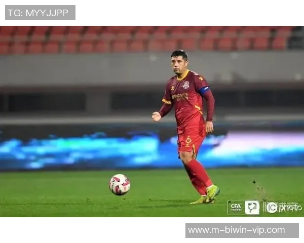 迪力夏提在足球场上的精彩表现与未来发展潜力分析